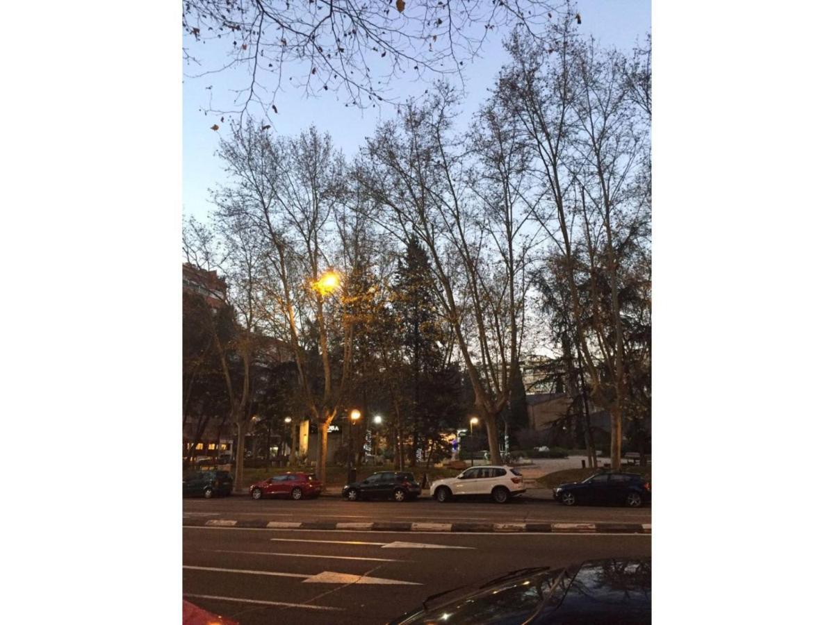 Apartamento con vistas al lado del Bernabeu Madrid Exterior foto