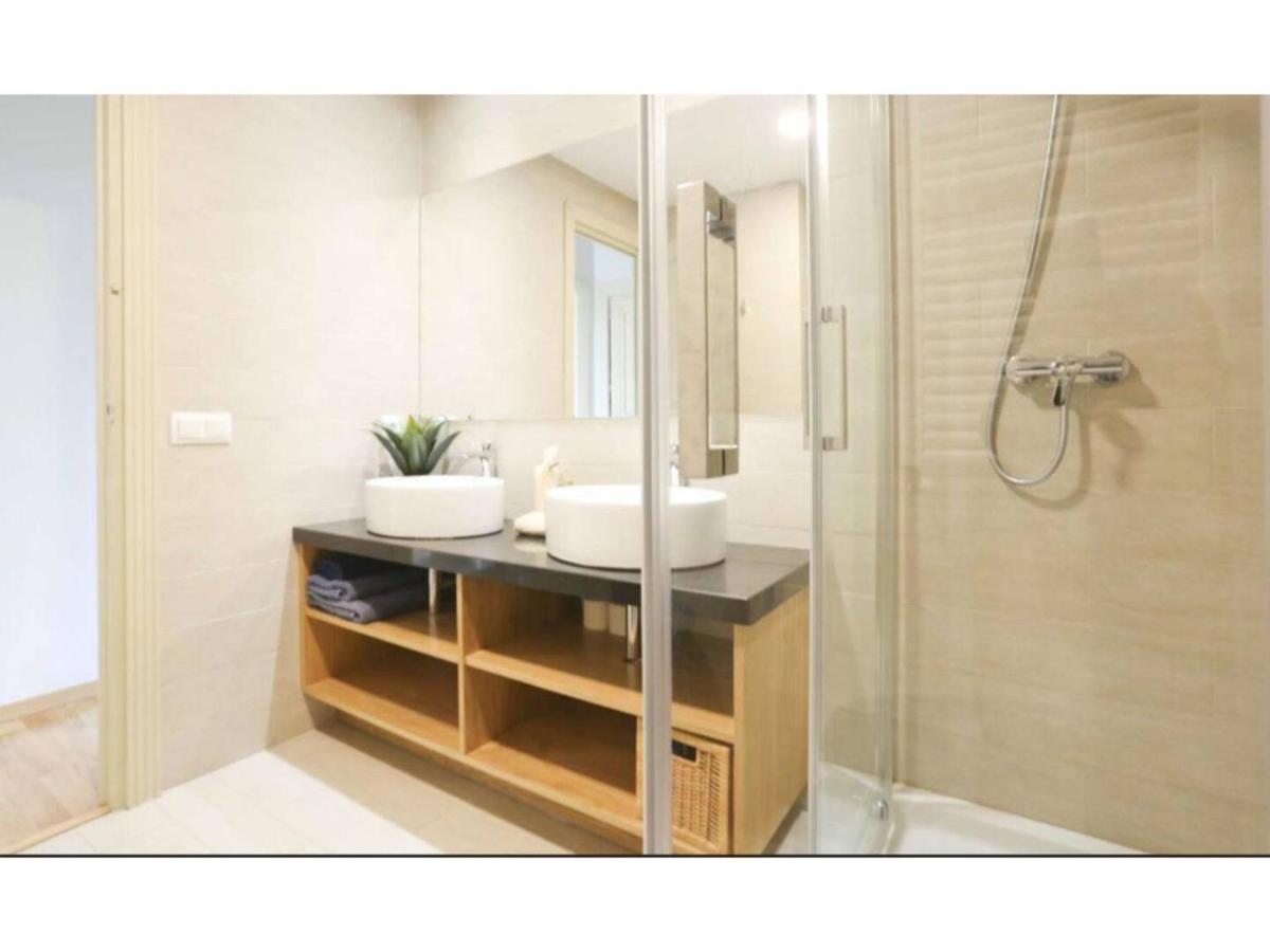 Apartamento con vistas al lado del Bernabeu Madrid Exterior foto