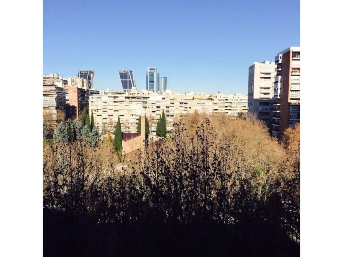 Apartamento con vistas al lado del Bernabeu Madrid Exterior foto