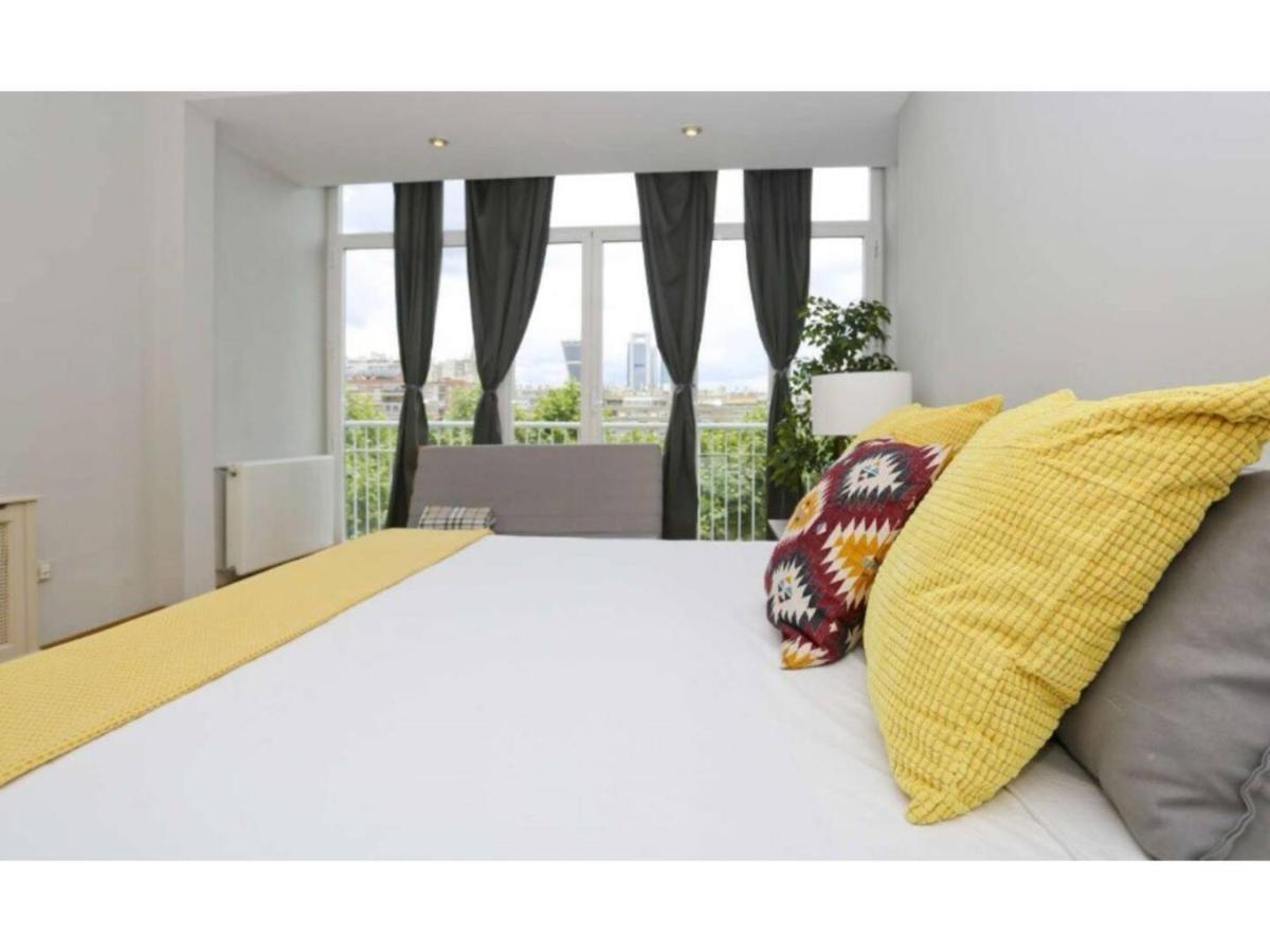 Apartamento con vistas al lado del Bernabeu Madrid Exterior foto